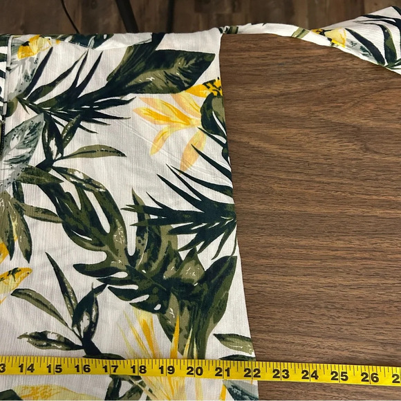 ❤️ Charlie Paige Floral top M - Picture 12 of 13